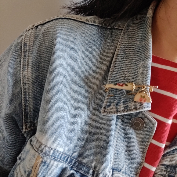 Vintage Retro Parasol and Lady's Purse Brooch w/ Petit Point Embroidery - Picture 8 of 13